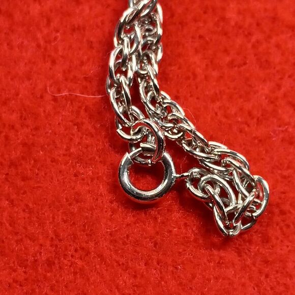 Vintage Avon Victorian Lady Pendant Silver tone metal Chain & box Cottagecore - Picture 7 of 8